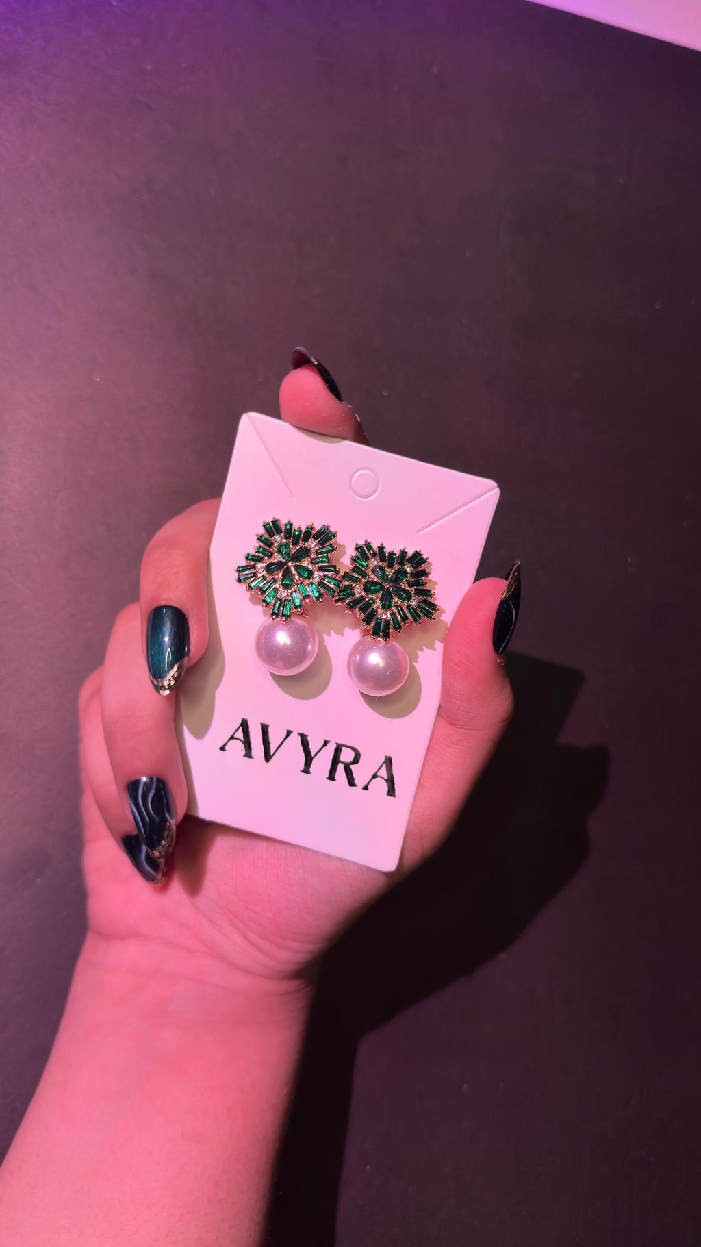 Emerald frost pearl earrings