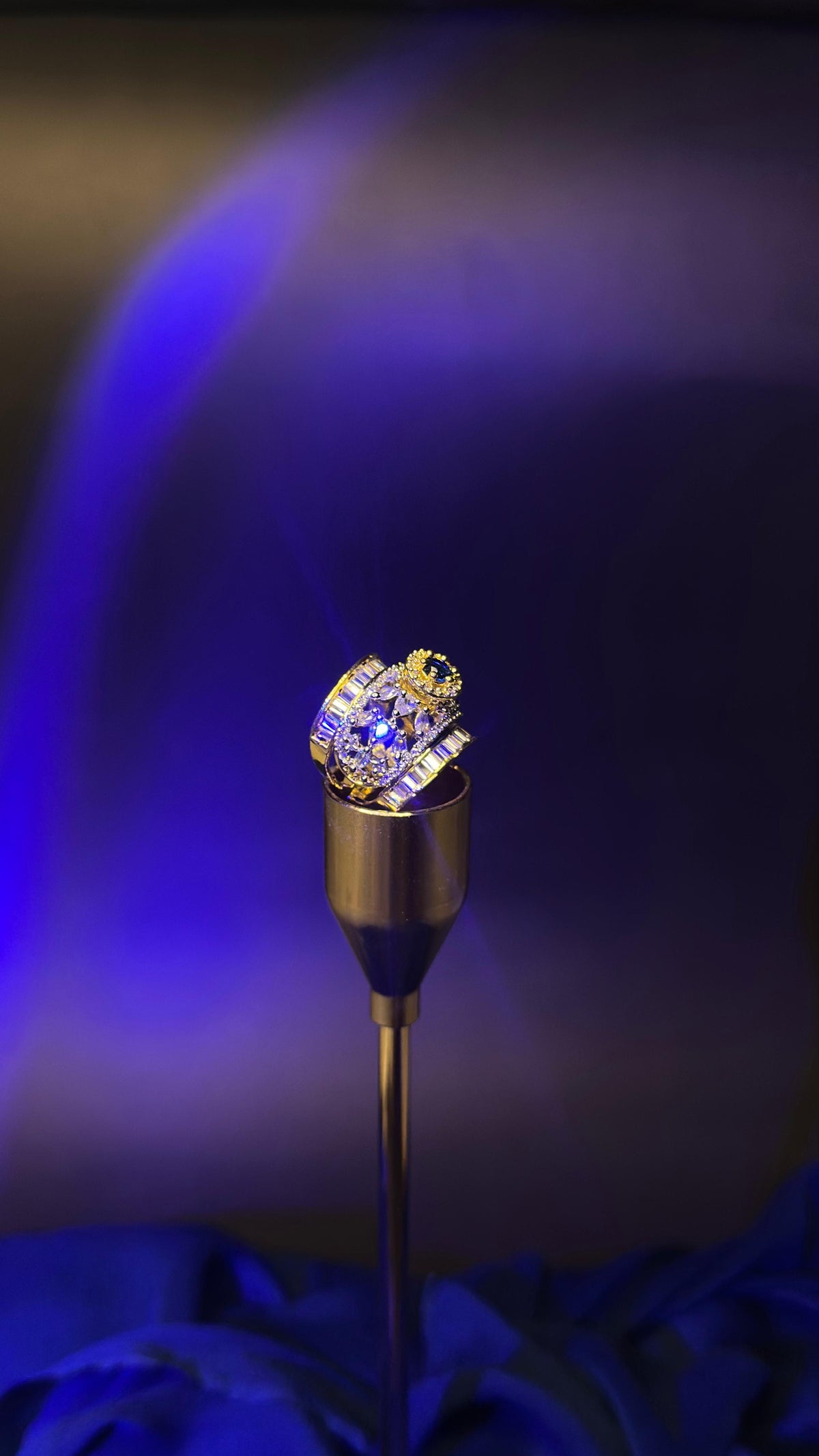 Regal Two Toned Luxury Azure Ring