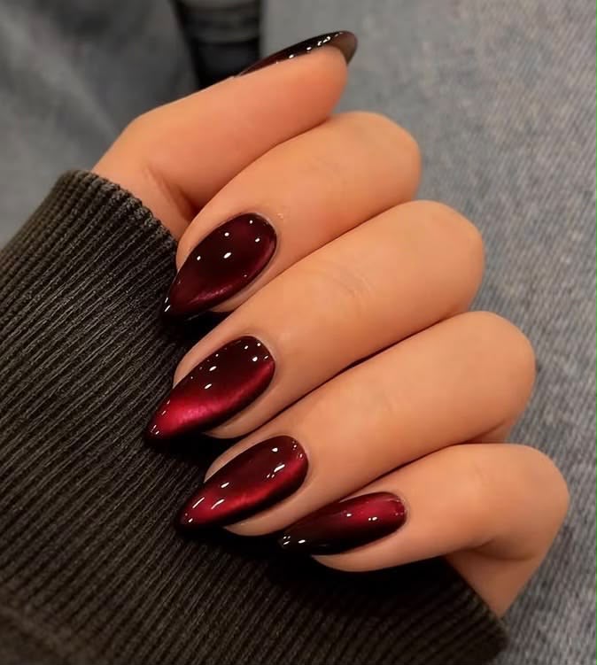 Luxury Red Cat Eye Almond Shaped Press-On Nails